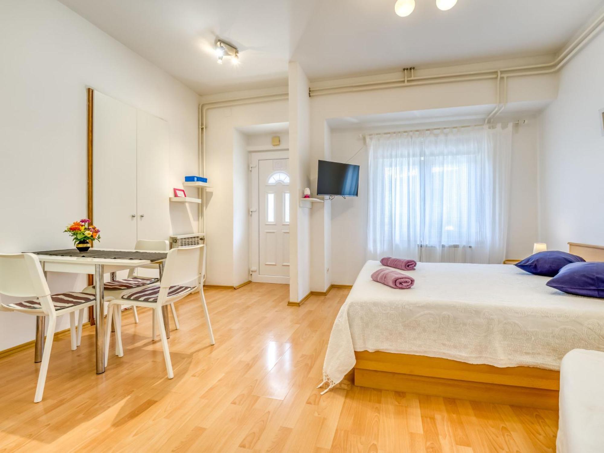 Apartment Emil By Interhome ลอฟราน ภายนอก รูปภาพ