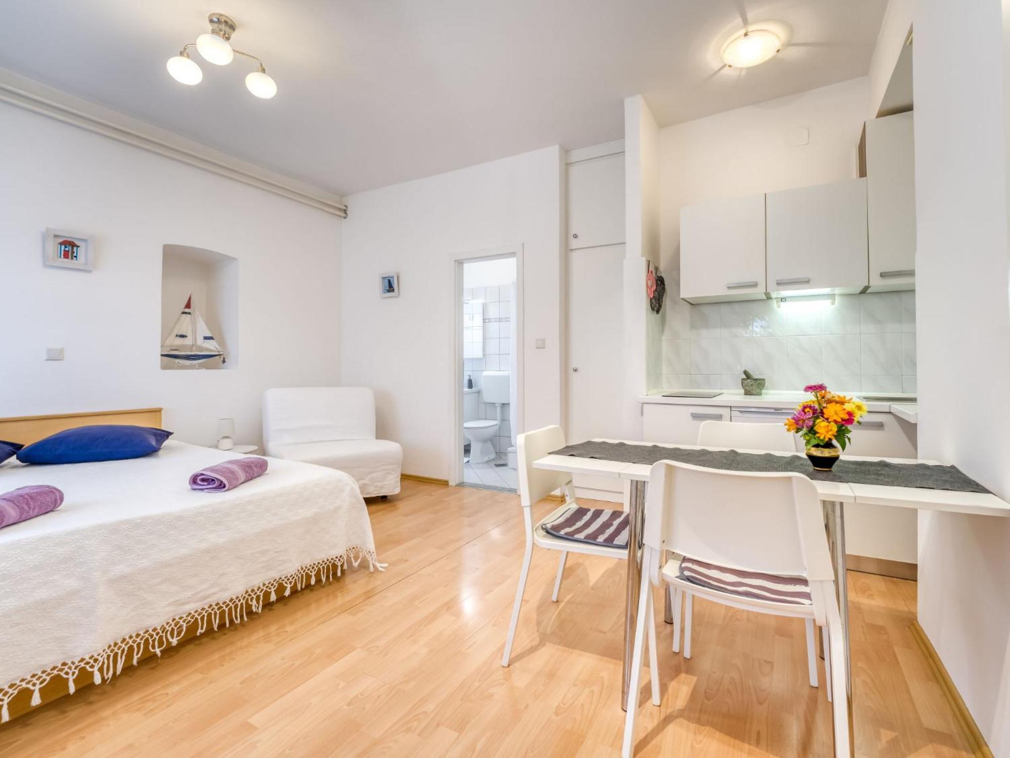 Apartment Emil By Interhome ลอฟราน ภายนอก รูปภาพ